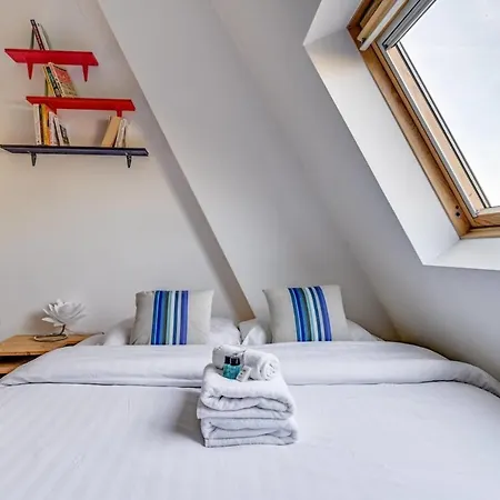 Guestready -- Rooftop Maisonette In Folie-mericout Apartment *